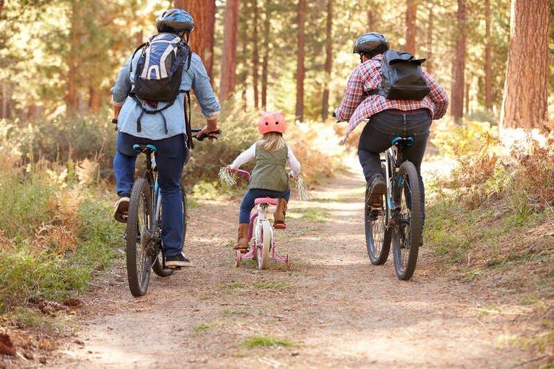 10 Autumn activities to enjoy in nature with children