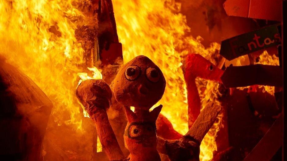 Burn_fallas_monuments
