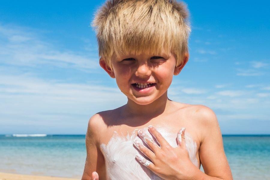 crema_solar_niños