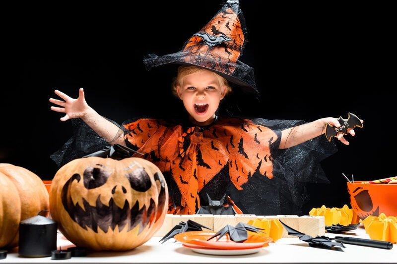 10 fun games and activities to do with kids on Halloween night