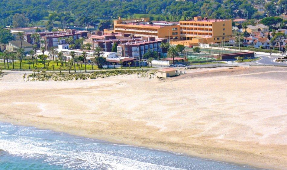 Family friendly hotels and apartments with a swimming pool in the Region of Valencia