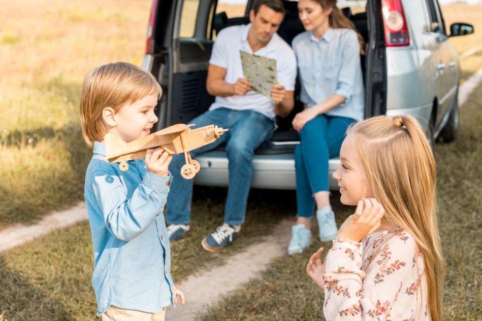 Cómo entretener a los niños durante los viajes
