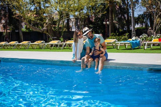 familia hotel Intur Orange