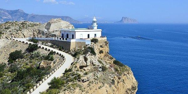 Ruta hasta el faro de Albir